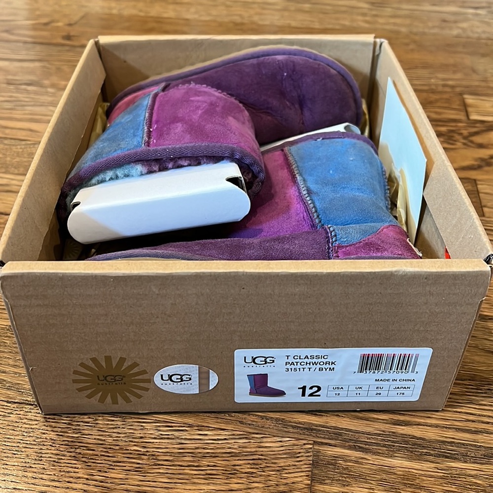 Uggs - Picture 4 of 4